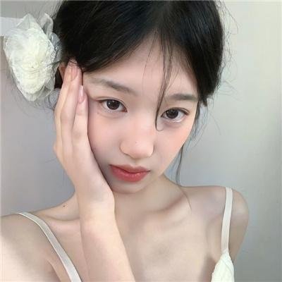 春花凝雨露